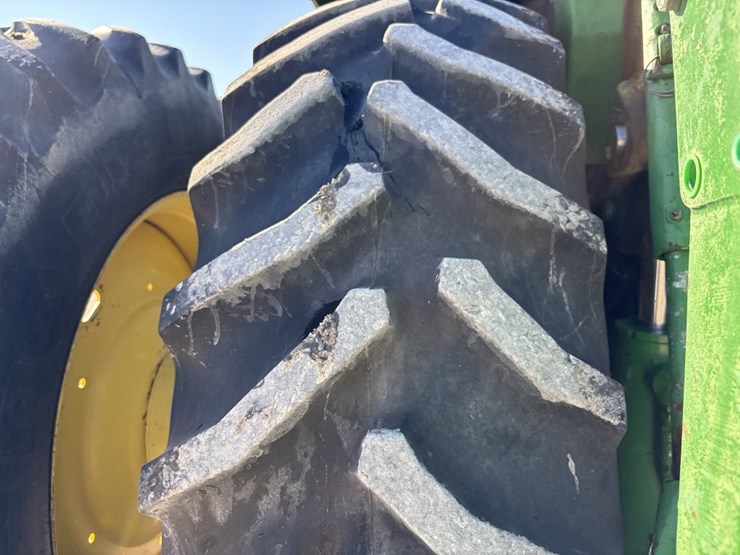 john-deere-8200-image-27