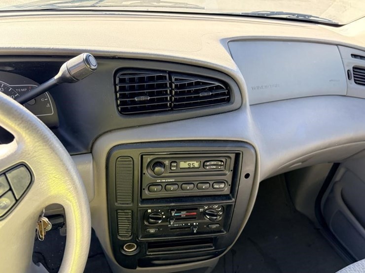 2003-ford-windstar-image-13