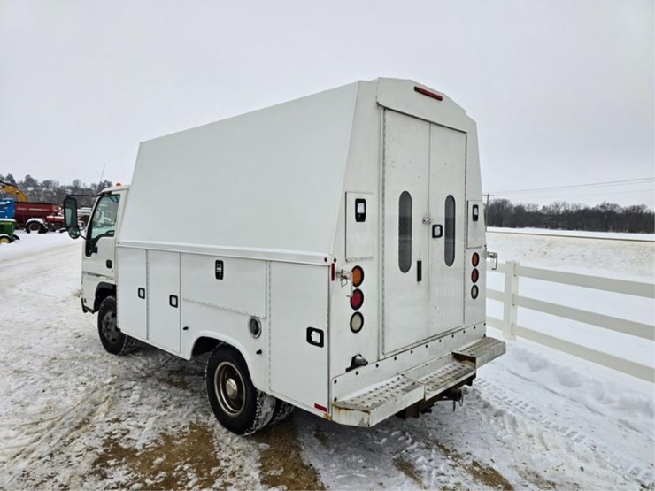 isuzu-npr-hd-image-3