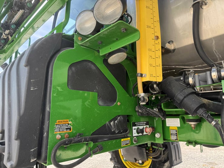 2018-john-deere-r4038-image-11