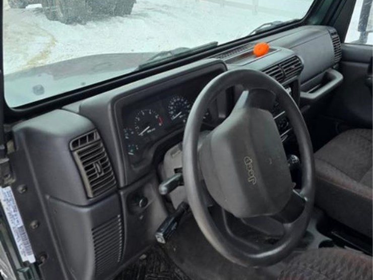 jeep-wrangler-sport-image-15