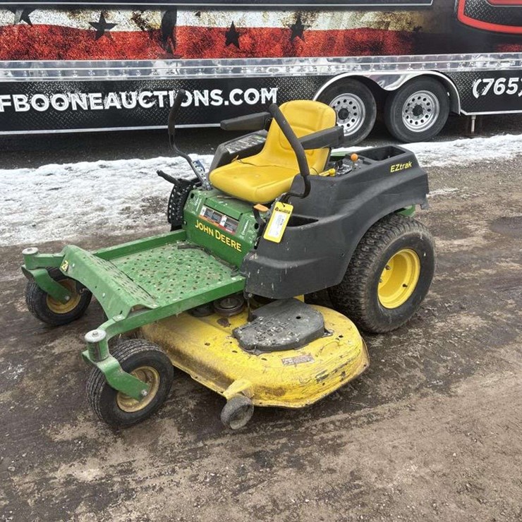 JOHN DEERE Z425