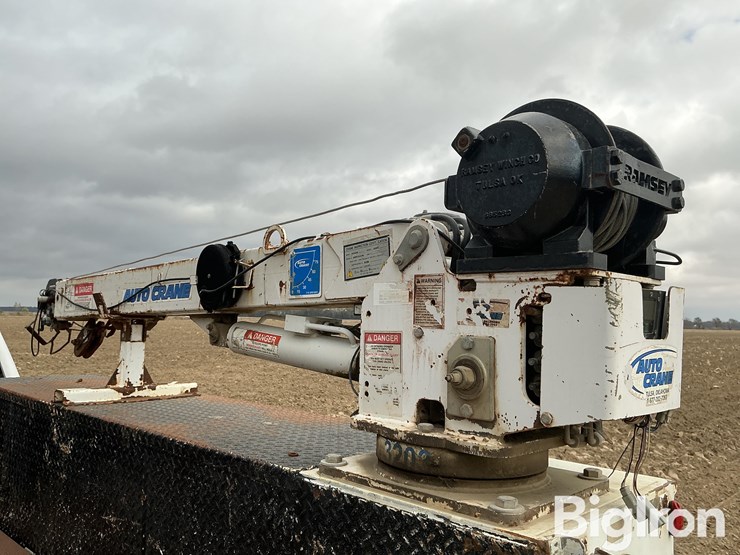 2013-chevrolet-3500-image-15