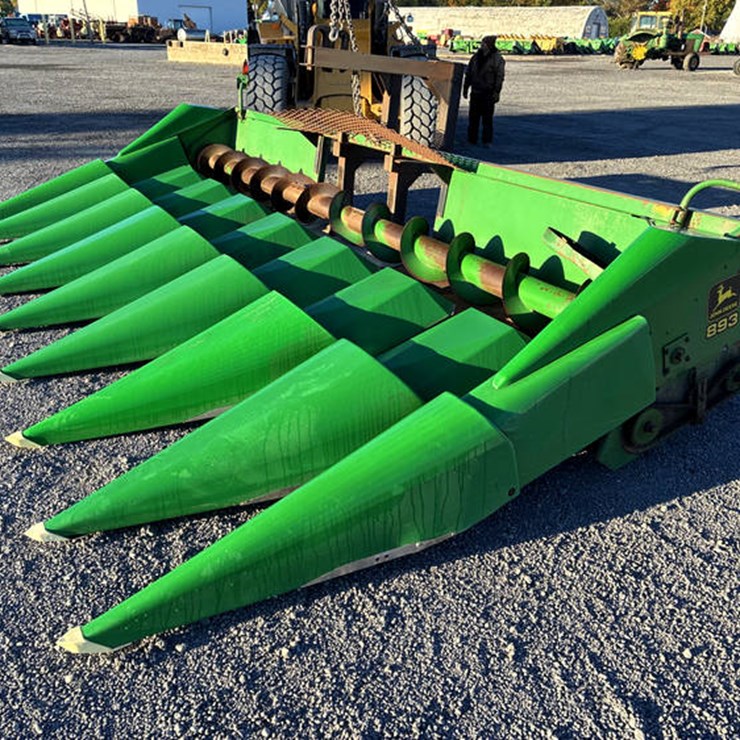 JOHN DEERE 893
