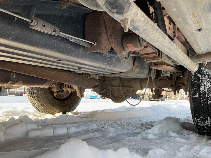 2005-chevrolet-k2500-image-23