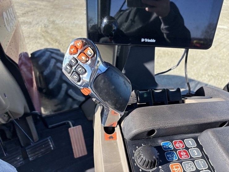 2014-case-ih-340-image-50