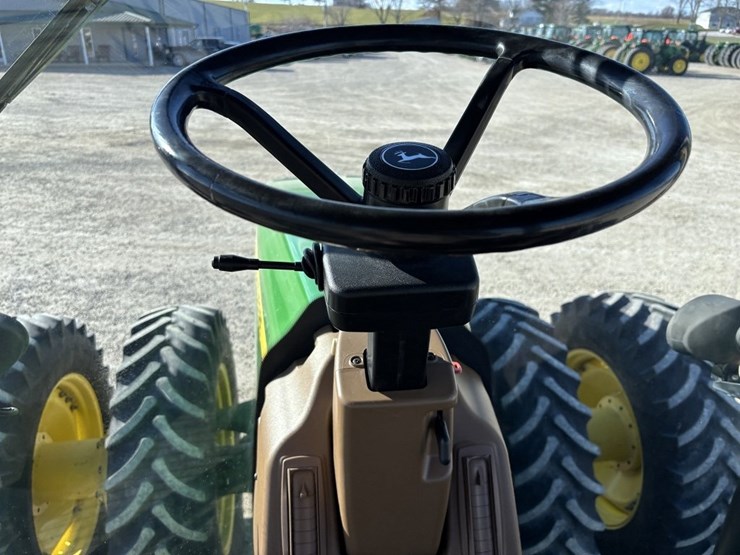 john-deere-8330-image-43