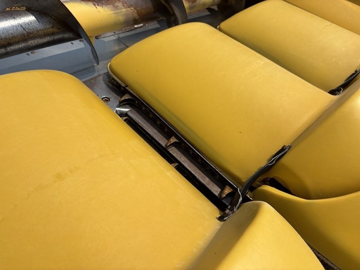 new-holland-996-image-11