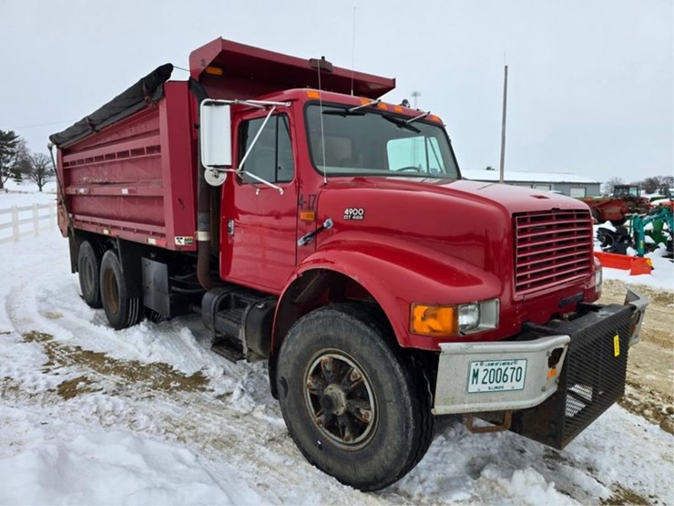 international-4900-image-7