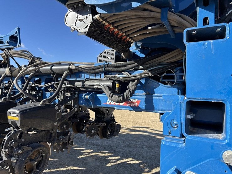 2024-kinze-5900-image-45