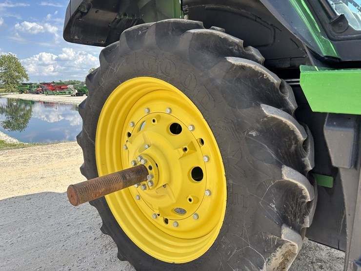 john-deere-8r-250-image-16