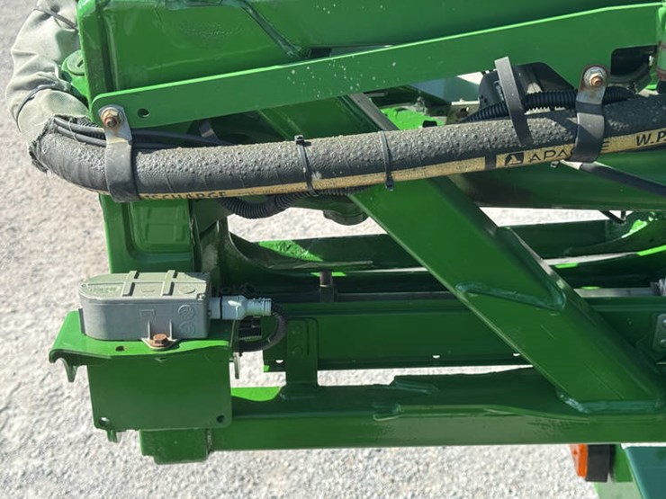 2018-john-deere-r4038-image-66