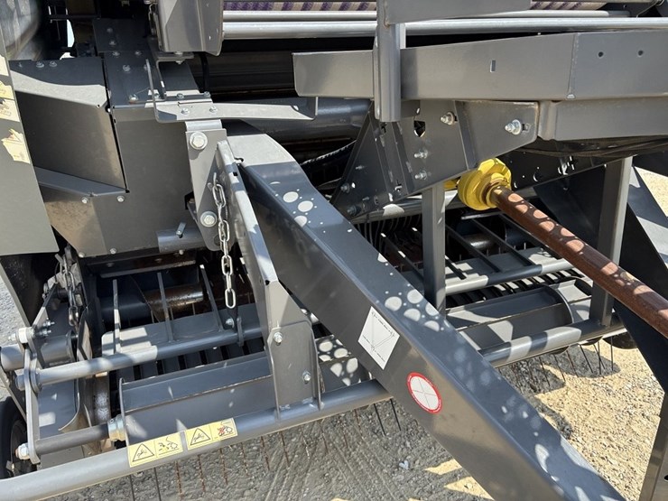 massey-ferguson-rb4180v-image-11