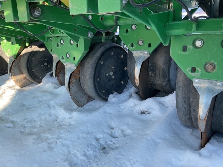 john-deere-1785-image-25