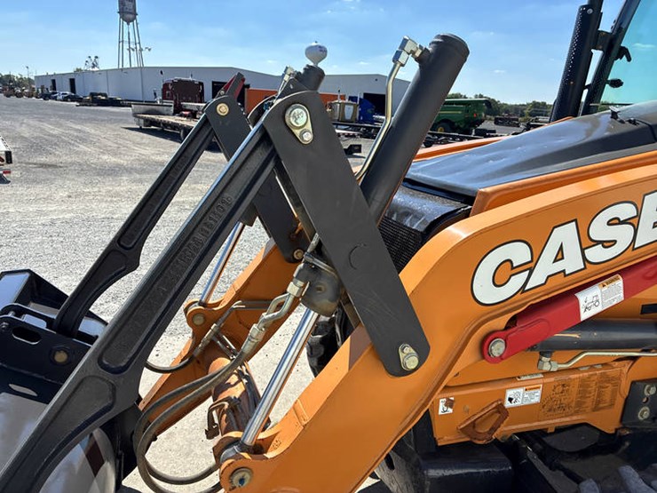 2019-case-580sn-image-21