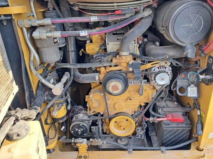 caterpillar-299d3-xe-image-15