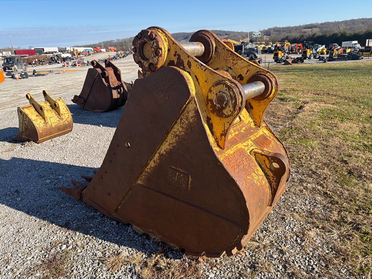 caterpillar-36-image-4