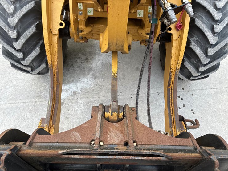 caterpillar-906m-image-17