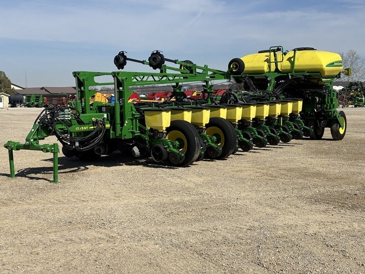 2017-john-deere-1775nt-image-1