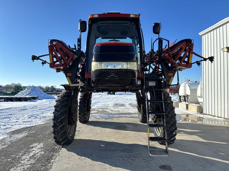 case-ih-patriot-3340-image-12