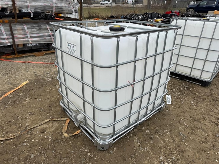 water-tank-tote-image-1