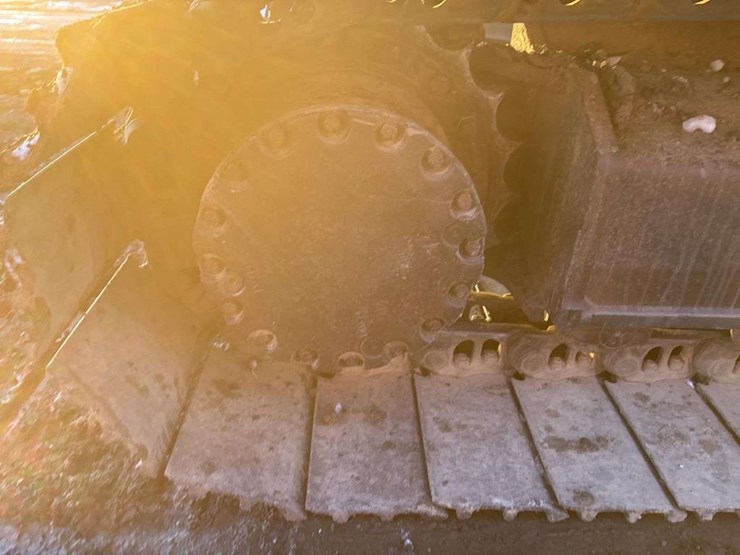 deere-200-lc-image-9