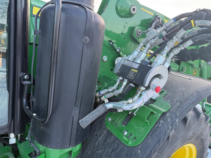 2019-john-deere-r-image-9