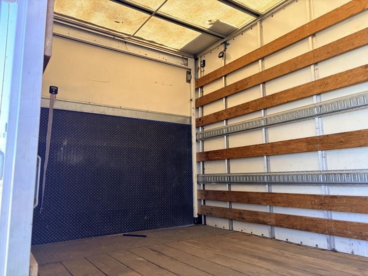 2015-ford-f550-xlt-image-19