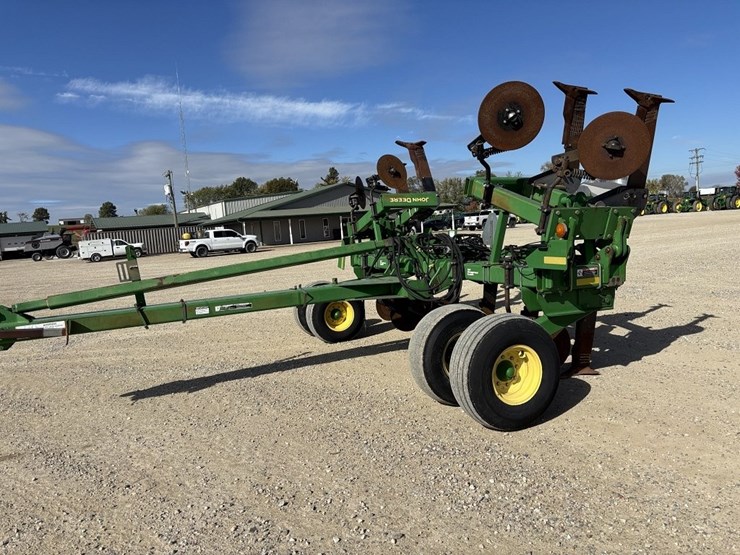 john-deere-2100-image-2