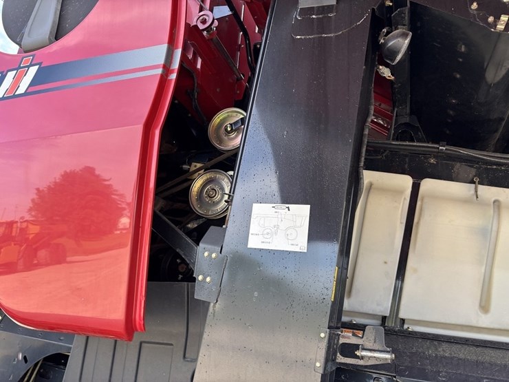 case-ih-7010-image-16