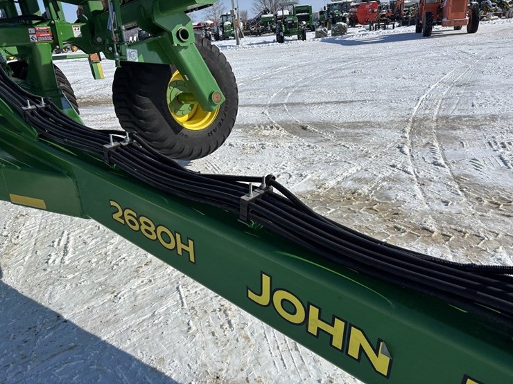 2024-john-deere-2680h-image-12