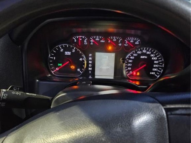 2016-chevrolet-3500hd-image-21