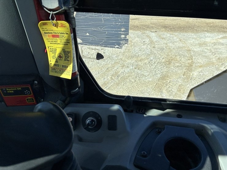 2010-caterpillar-d7e-image-48