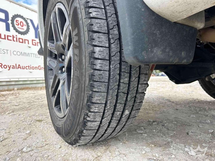 2021-chevrolet-silverado-1500-image-31