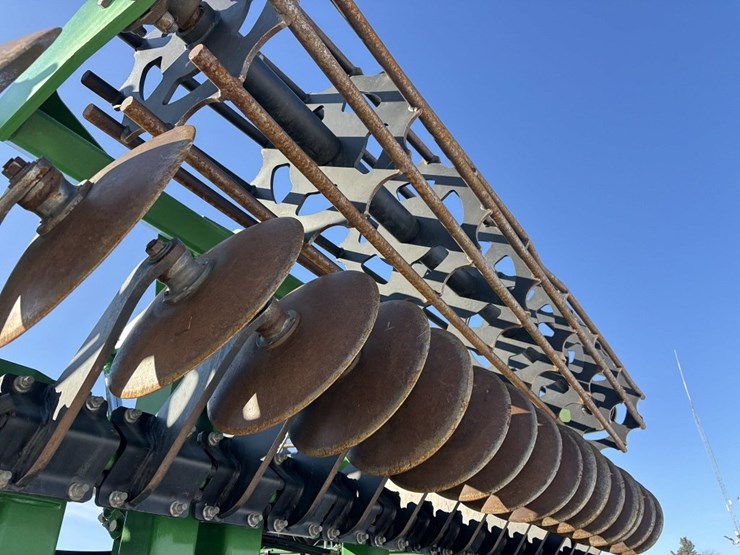 2024-john-deere-2680h-image-31