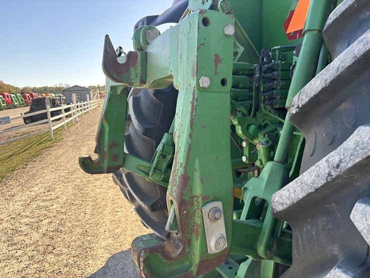 john-deere-8285r-image-24