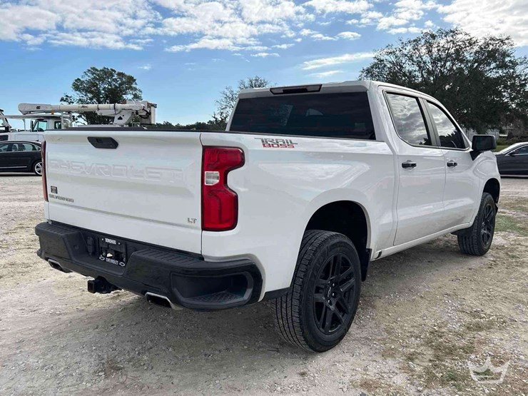 2021-chevrolet-silverado-1500-image-3