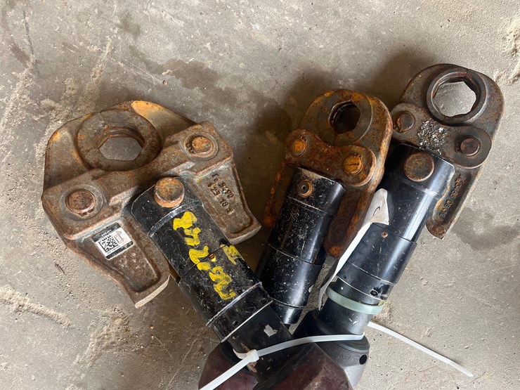 #3408-•-3-hilti-pipe-crimpers-image-3