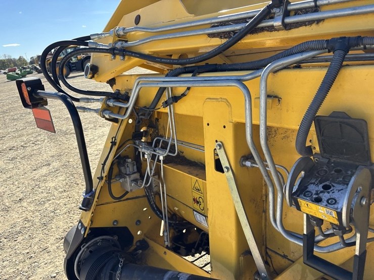 2014-new-holland-9800f-12r30"-corn-head-image-25