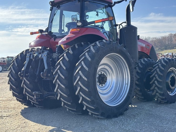 2014-case-ih-340-image-5