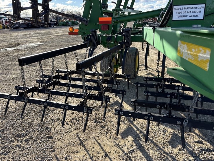 2011-john-deere-2210l-image-25