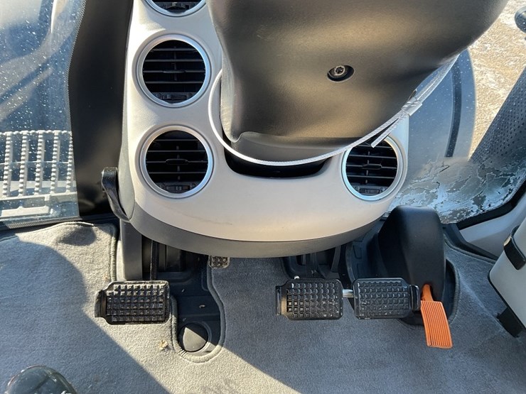 new-holland-t8.435-image-39