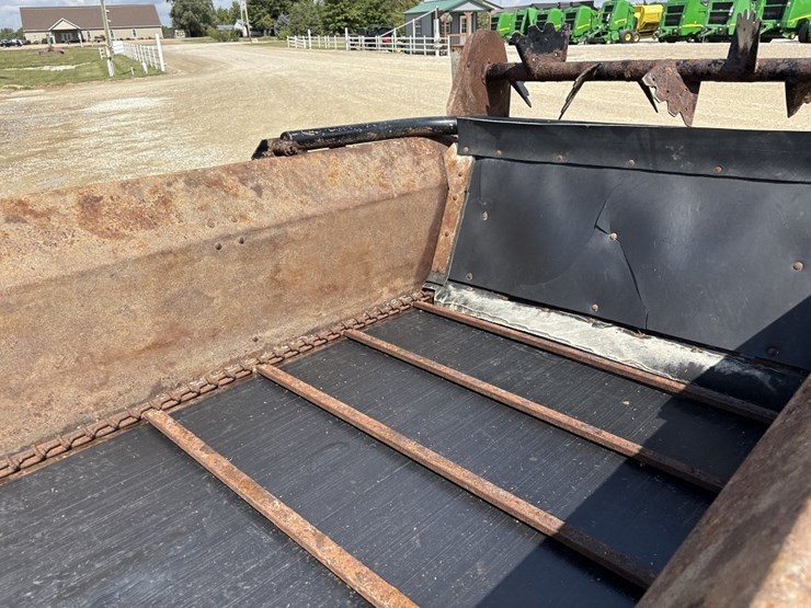 massey-ferguson-3732-image-33