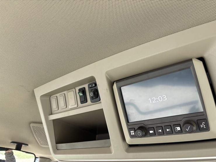 2022-john-deere-8r-280-image-43