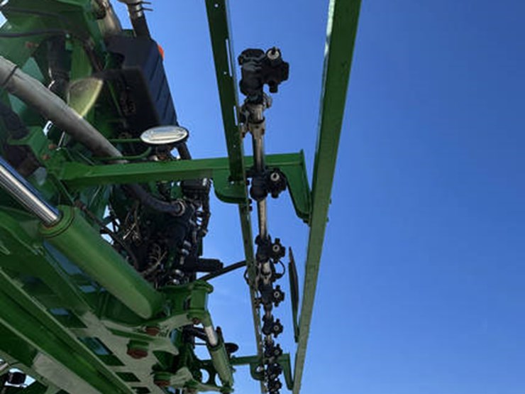 2018-john-deere-r4038-image-21
