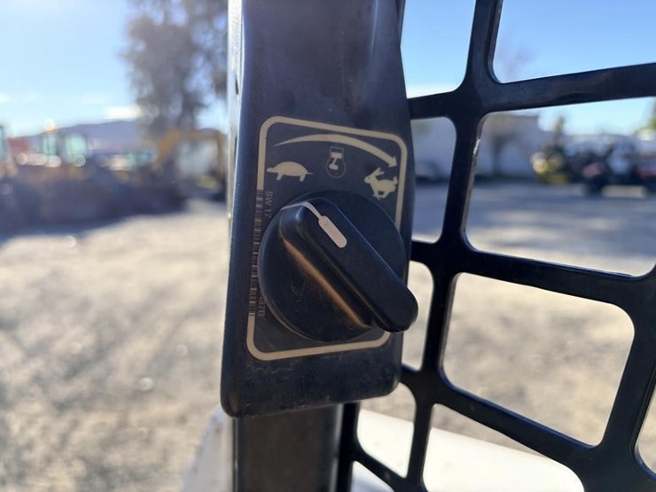 bobcat-s550-image-13