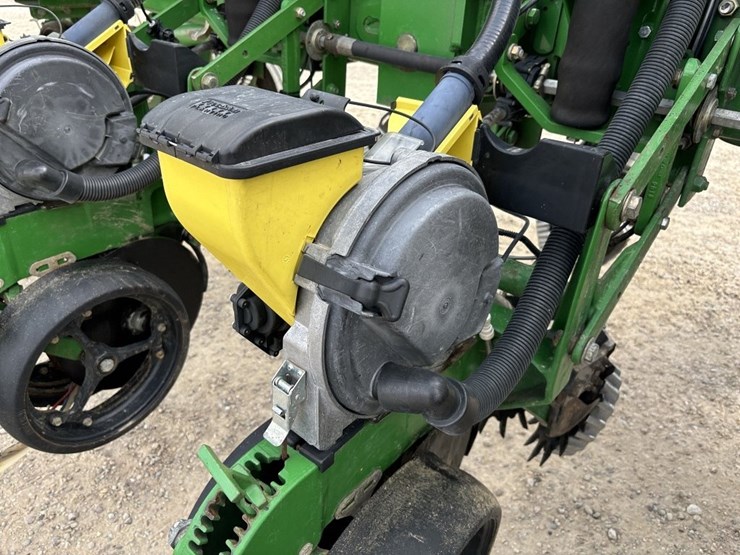 john-deere-1770nt-image-32