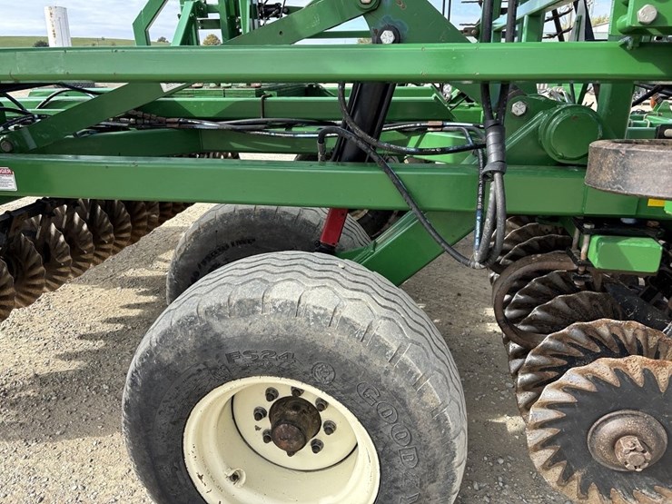 great-plains-4000tm-image-41