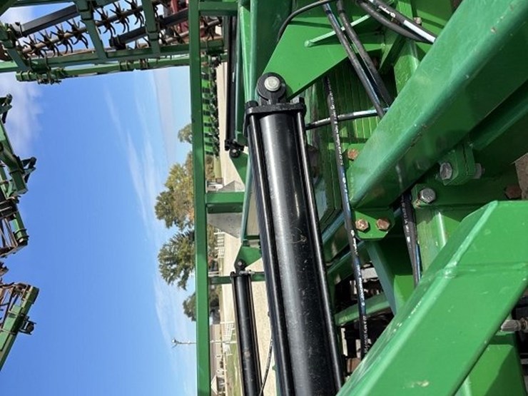 great-plains-4000tm-image-60