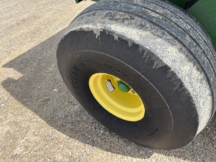 john-deere-569-premium-image-17